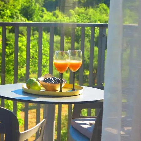 アパート Casari & *